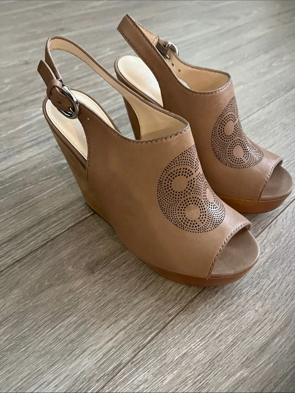 Coach Leatherware Jade Women’s Tan Leather Slingback Peep-Toe Sandals